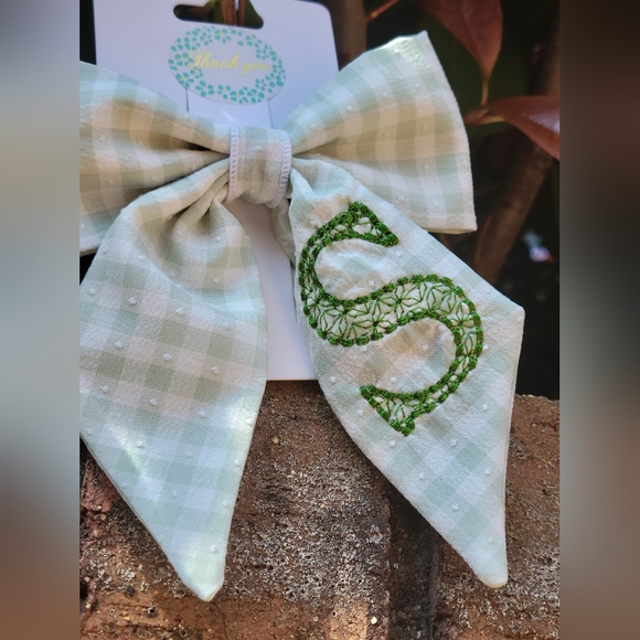 Embroidered letter S hair bow Fabric bow clip girls - Picture 3 of 4